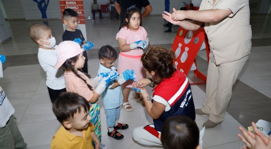 Bursa Büyükşehir Belediyesi'nden lösemi tedavisi gören çocuklara moral
