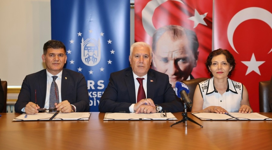 Bursa Büyükşehir'de toplu sözleşme için imzalar atıldı