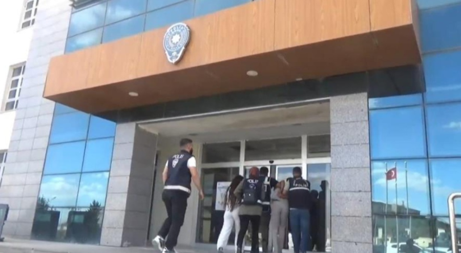 Masaj salonuna fuhuş operasyonu