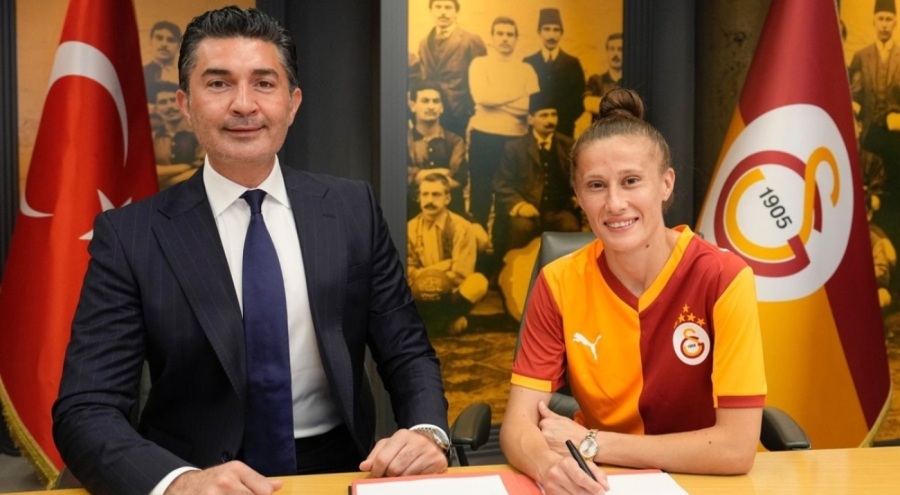 Galatasaray, Ebru Topçu'nun sözleşmesini uzattı