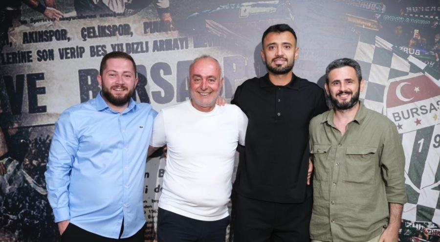 Bursaspor'da stoper Mehmet Yiğit'e veda