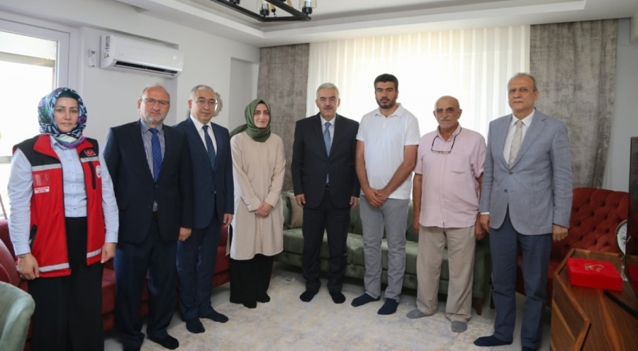 Bursa Valisi, 15 Temmuz gazisini ziyaret etti