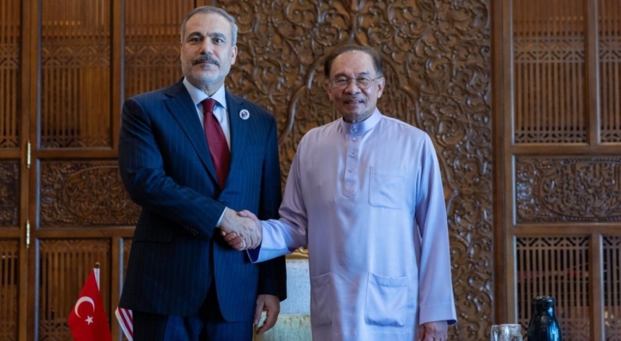 Bakan Fidan, Malezya Başbakanı Enver İbrahim ile görüştü