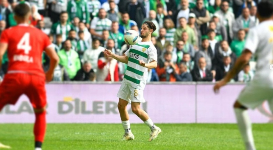 Bursaspor'da Furkan Özyapı ve Abdullah Tazgel'e veda