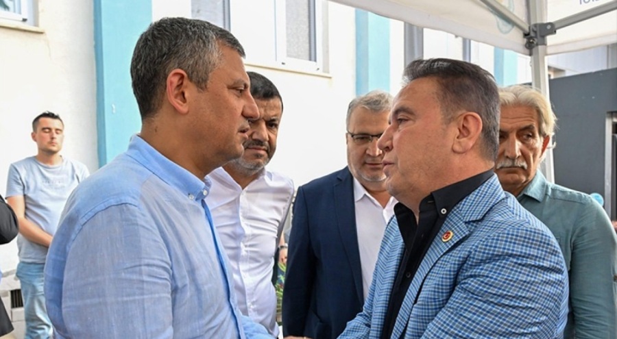 Özel'den Antalya mitingi öncesi Muhittin Böcek'e ziyaret