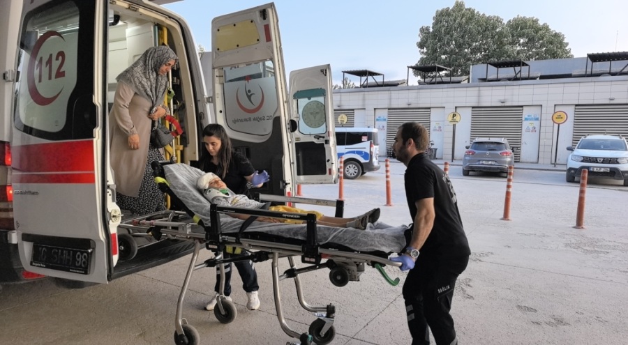 Bursa'da sürgülü kapının altında kalan çocuk ağır yaralandı