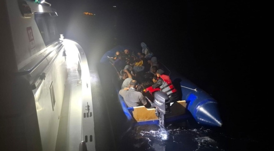 Ayvacık açıklarında 36 kaçak göçmen yakalandı