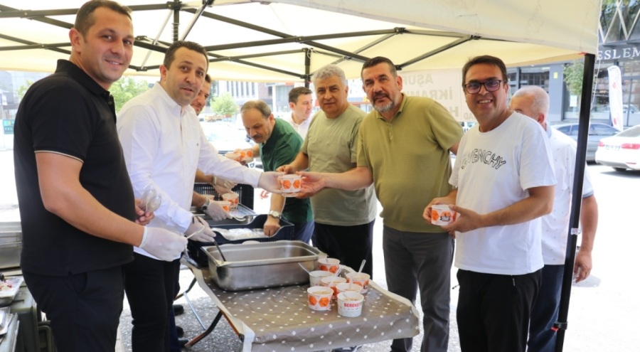 BEKSİAD 2 bin kişilik aşure ikram etti