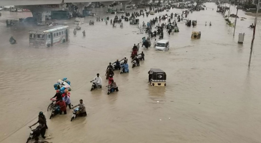 Pakistan'da sellerde ölenlerin sayısı 104'e yükseldi