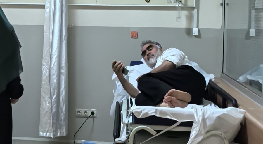 Bursa'da kendisini ısıran yılanı poşete koyup acile geldi!