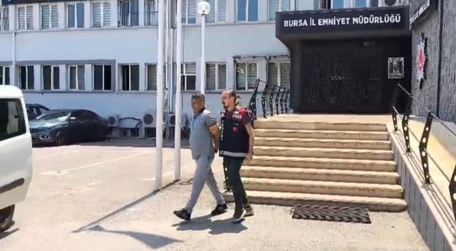 Bursa polisi kendisini kaymakam olarak tanıtan zanlıyı yakaladı
