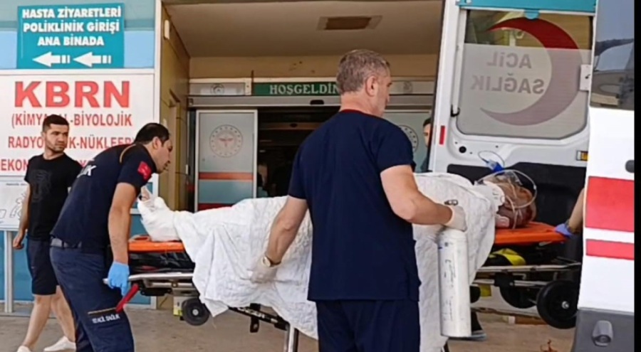 Bursa'da 3. kattan düşen yaşlı adam ağır yaralandı