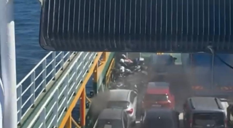 Marmara Denizi'nde panik! Yolcu feribotunda yangın çıktı