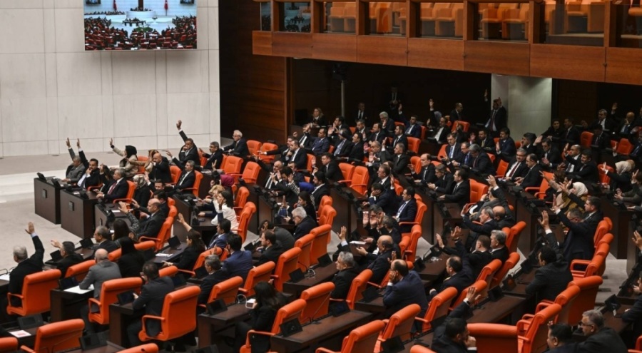Emekli aylığı ve TSK'da düzenlemelere gidilen torba kanun yürürlüğe girdi