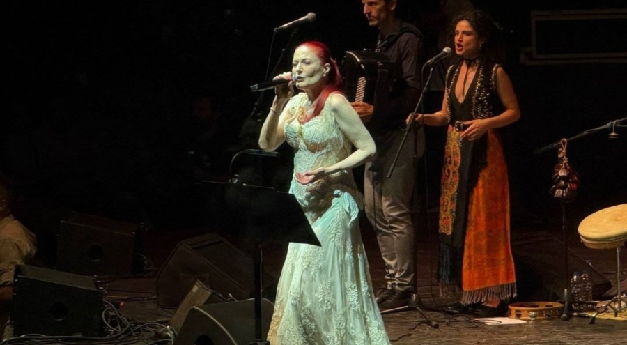 Candan Erçetin ve Barcelona Gipsy Klezmer Orkestrası Bursa'da sahne aldı!