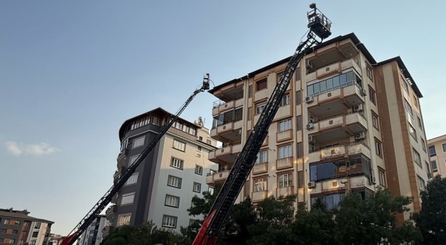 7 katlı apartmanda yangın paniği