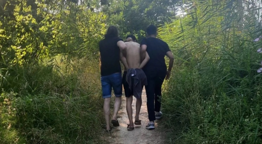 18 yıl hapis cezasıyla aranıyordu: Denizde yüzerken yakalandı