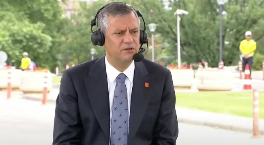 CHP Genel Başkanı Özgür Özel canlı yayında konuşuyor: Dikkat çeken '15 Temmuz' açıklaması