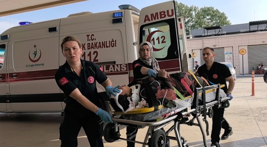 Bursa'da mevsimlik işçi seyir halindeki kamyonetten düştü