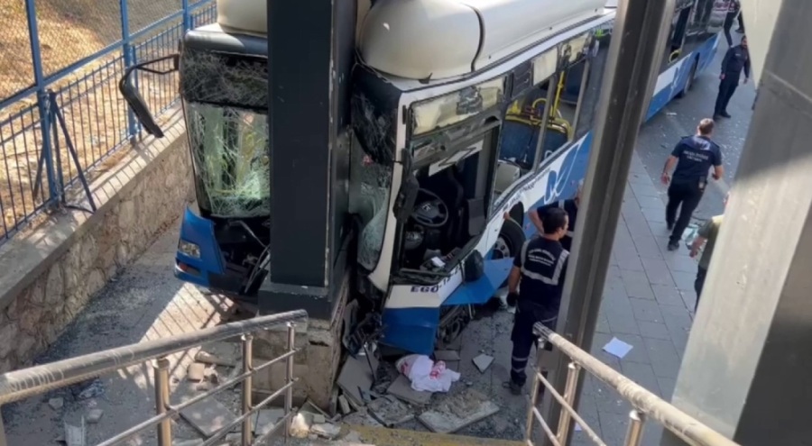 Ankara Keçiören'de belediye otobüs kazası! Yaralılar var