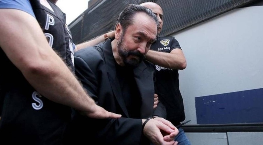 Cezaevindeki Adnan Oktar'dan yeni fotoğraf!