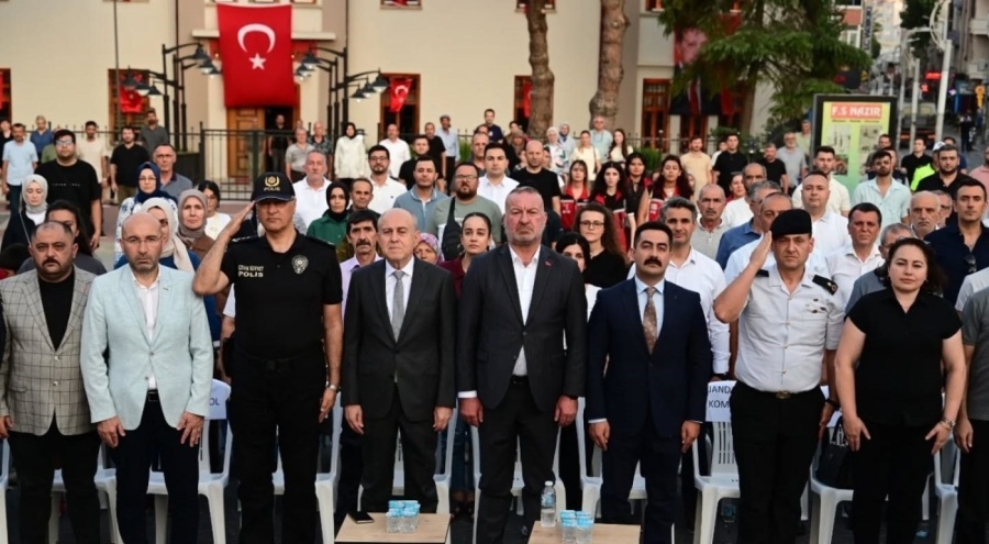 Karacabey Belediye Başkanı Karabatı'dan bayrağın gölgesinde milli birlik vurgusu