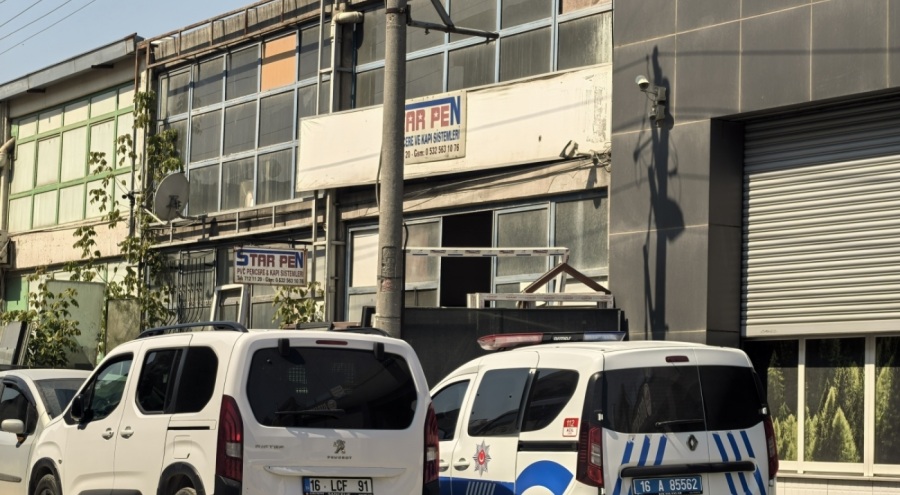 Bursa'da pencereyi beğenmeyen müşteri iş yerini kurşunladı