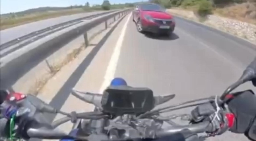 Bursa'da motosiklet sürücüsü ölümle burun buruna geldi!