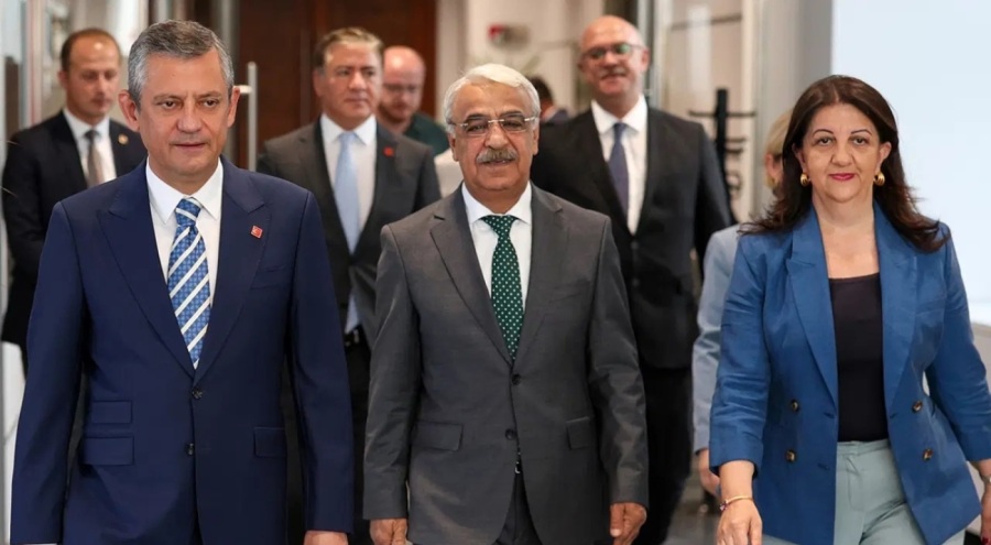 CHP lideri Özgür Özel'den İmralı heyetine dikkat çeken talep!