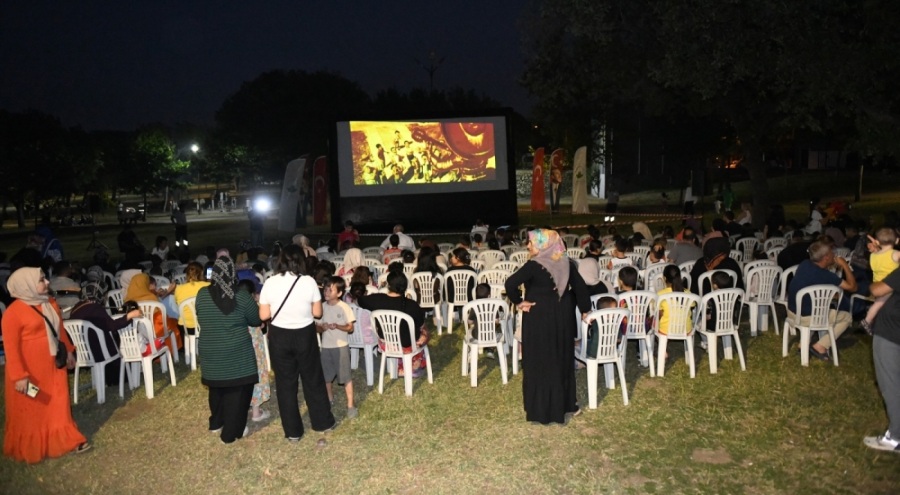 Açık hava sinema keyfi Osmangazi'de yaşanıyor
