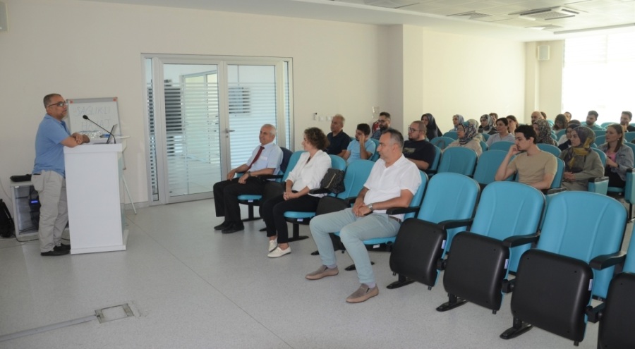 Sigara Bırakma Poliklinikleri'nde görev alacak personele eğitim verildi