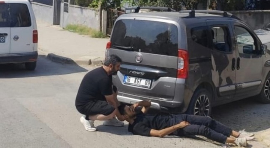 Bursa'da kamyonetle çarpışan motosiklet sürücüsü yaralandı
