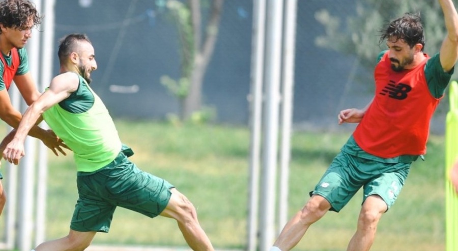 Bursaspor sabah antrenmanında tempoyu artırdı