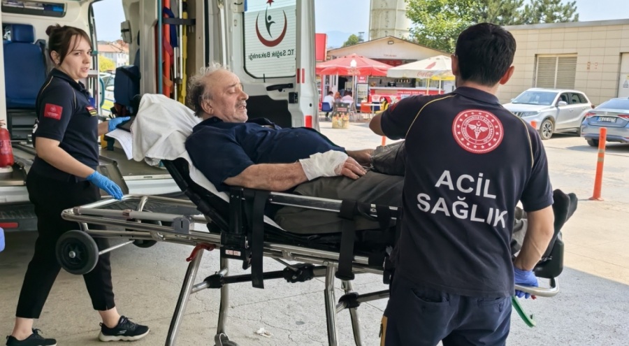 Bursa'da elini motorlu testereye kaptıran işçi yaralandı