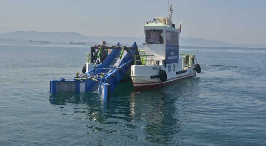 Bursa Büyükşehir'den deniz temizliği