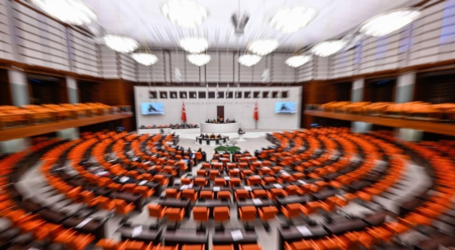 Zeytinlikleri madenciliğe açan yasa kabul edildi