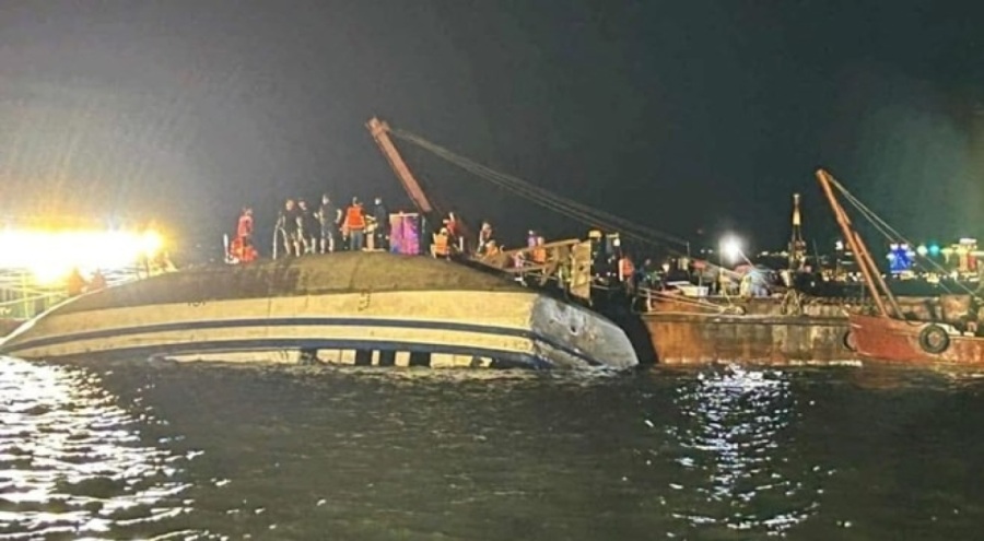 Vietnam'da tur teknesi alabora oldu: 34 ölü, 8 kayıp