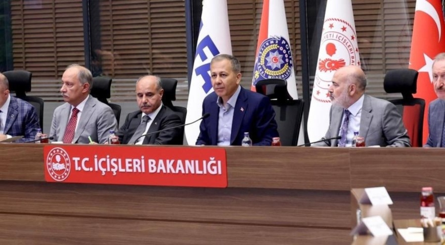 İçişleri Bakanlığı ve 30 Büyükşehir Belediyesi arasında kritik toplantı! 'Yeniden gözden geçirilecek'