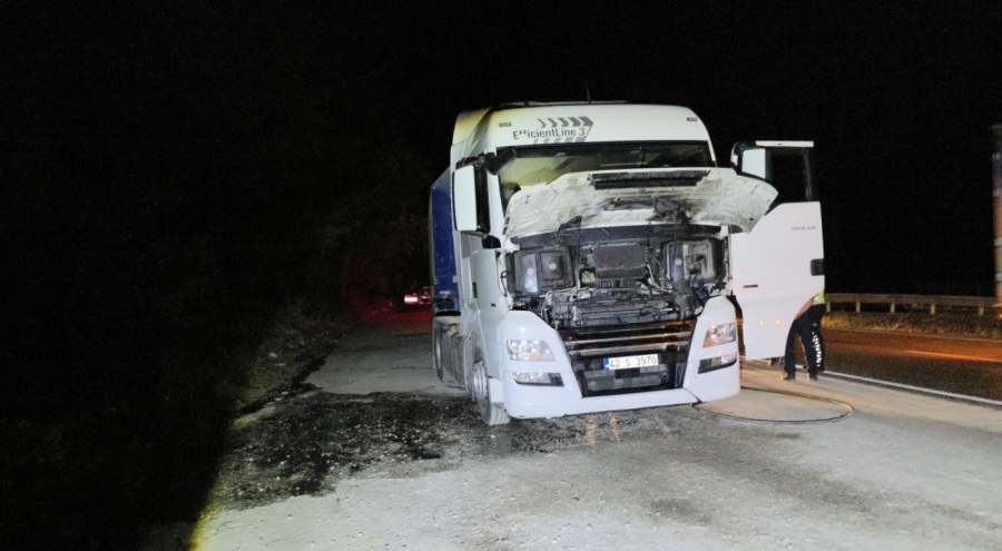 Bursa'da şişe yüklü tırda yangın çıktı!