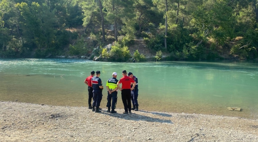Irmakta akıntıya kapılan 15 yaşındaki Özgür Yıldırım kayboldu