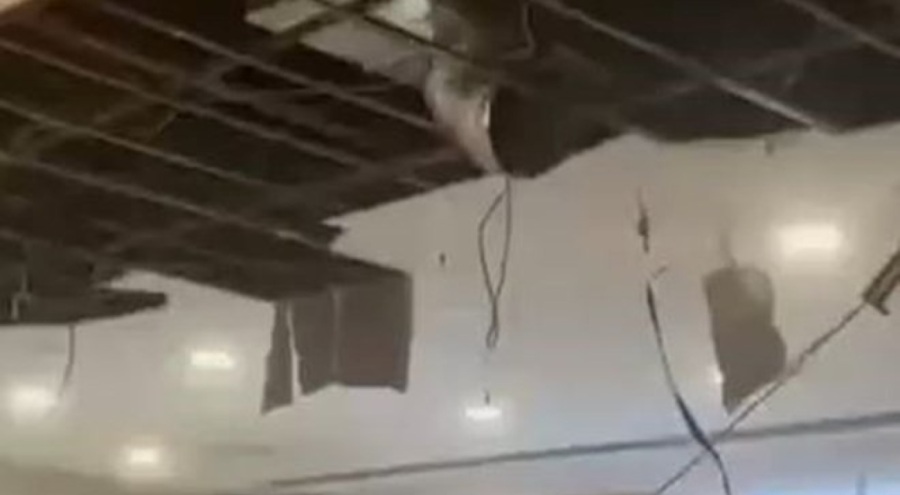 AVM'nin yemek katının tavanı çöktü
