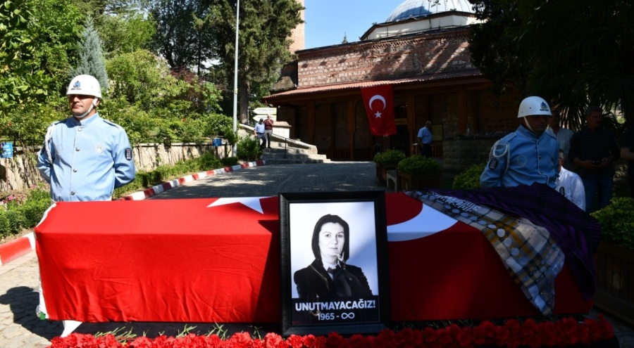 Eski CHP Bursa Milletvekili Karabıyık memleketi Bilecik'te toprağa verildi