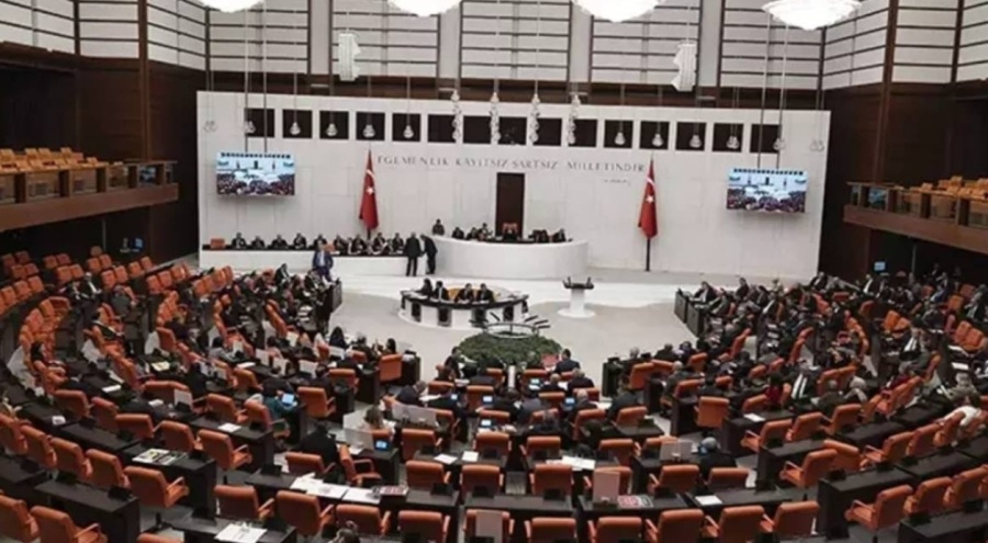 Meclis tatile girdi: 3 komisyon yine de çalışacak