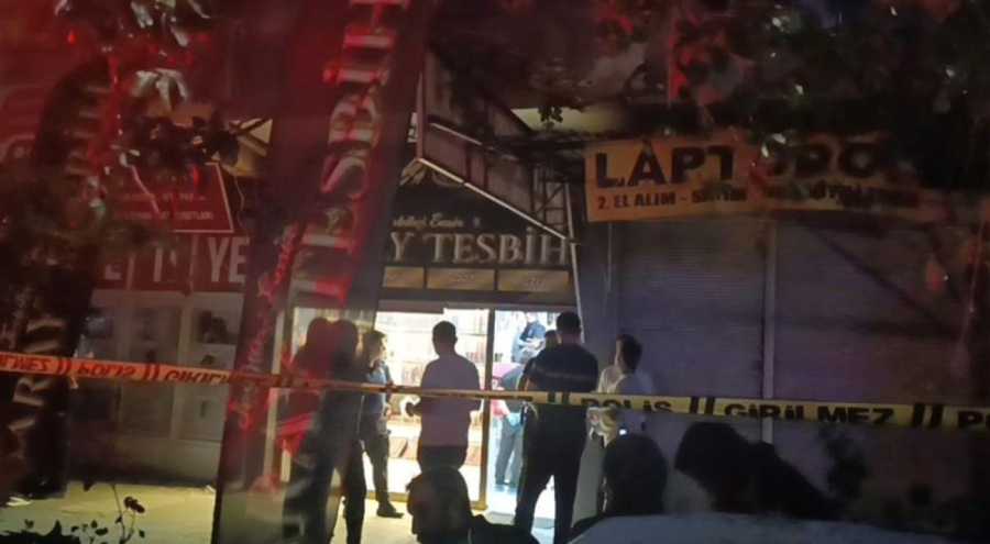 Vahşet! Yemek yediği sırada karısını öldürdü