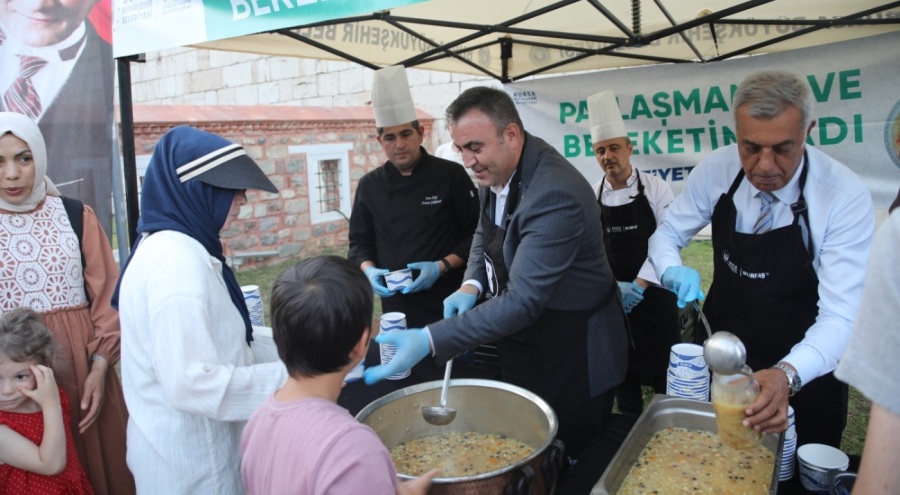 Bursa Mevlevihanesi'nde aşure merasimi düzenlendi