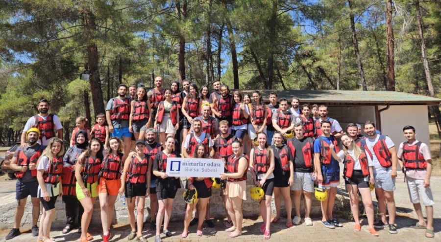 Bursa'da mimarların rafting heyecanı