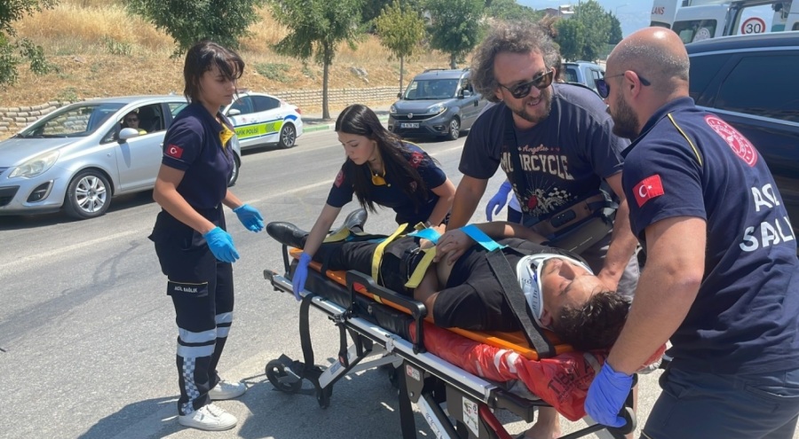 Bursa'da devrilen motosiklette sürücü yaralandı
