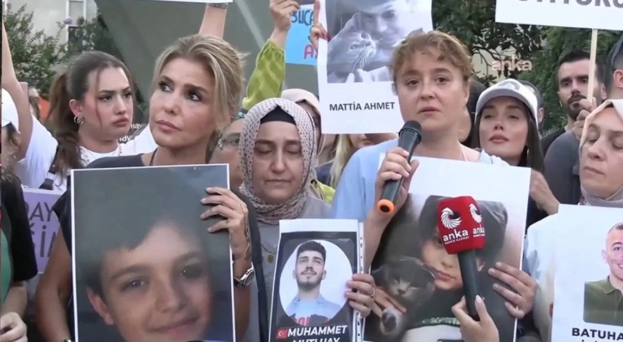 Minguzzi'nin annesi kendisine gelen tehdit mesajlarını gösterdi: 'Ölüm tehditleri de alıyorum'