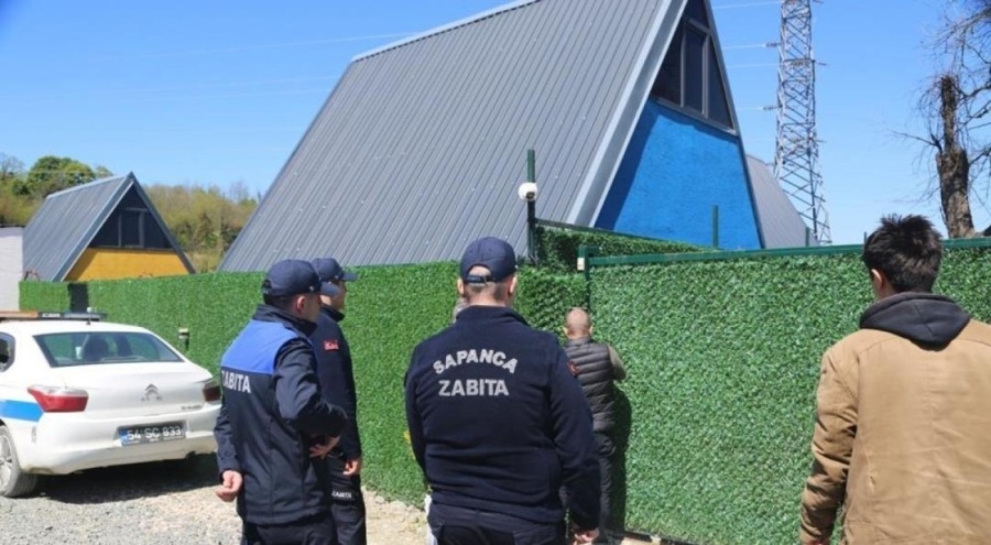 Müşterileri gizli kamera kaydına almışlardı... Bungalov skandalında yeni detaylar!