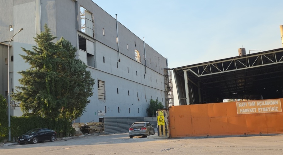 Bursa'da dengesini kaybeden işçi 8 metre yükseklikten kafa üstü yere düştü!
